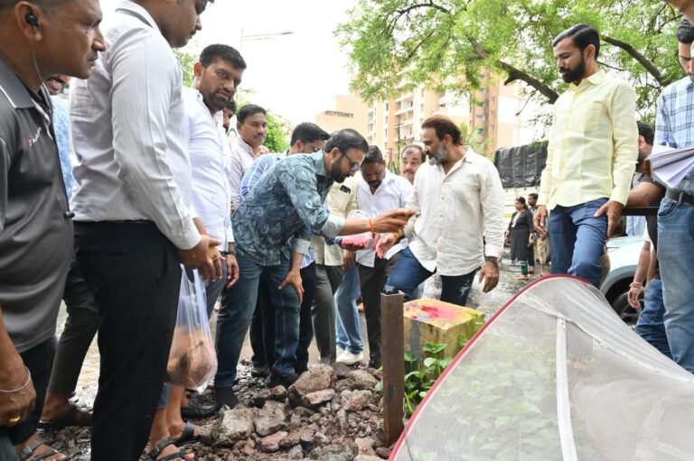 “यह आंदोलन नहीं, सिर्फ स्टंटबाजी!” – अनिल मिश्रा के उपवास पर स्थानीयों का फूटा गुस्सा