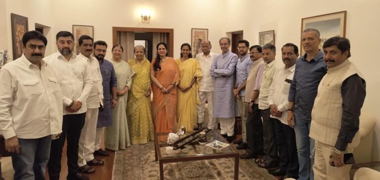 उद्धव ठाकरेंचा दिल्लीत, शरद पवारांच्या घरी सहकुटुंब भेट; राहुल गांधींकडे स्नेहभोजनाचे निमंत्रण