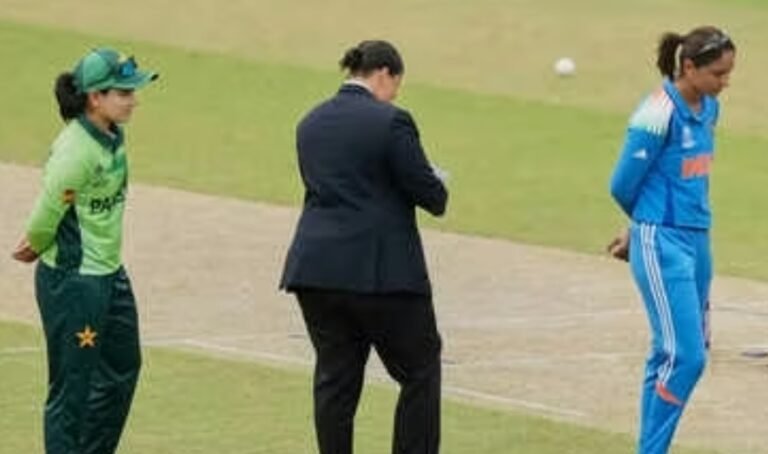 महिला वनडे वर्ल्ड कप २०२५ मध्ये भारत विरुद्ध पाकिस्तान सामना कोलंबो येथे रंगणार आहे.