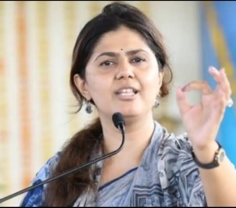 उड्डाणापूर्वीच हा बिघाड लक्षात आल्याने मोठा अनर्थ टळला असला तरी, त्यांच्या नियोजित सभांच्या वेळापत्रकावर याचा मोठा परिणाम झाला आहे.