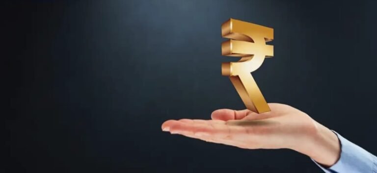 डॉलरची ताकद आणि रुपयाची घसरण